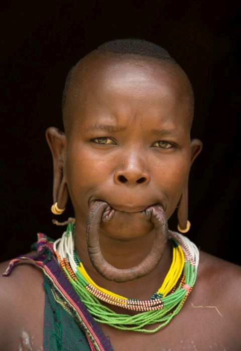 Африканка с самой чувственной губой