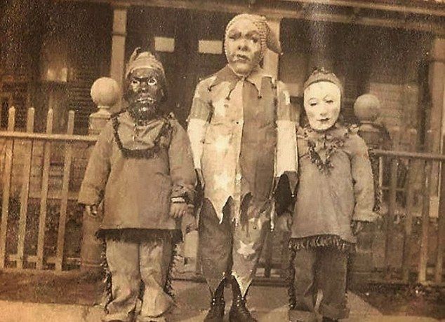 Даже самые страшные карнавальные костюмы не сравнятся с детскими нарядами прошлого века