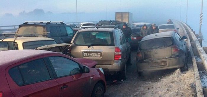 Возле Жуковского в массовом ДТП столкнулись 78 машин