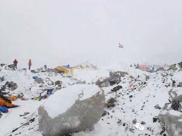 Эверест убил несколько десятков туристов за раз