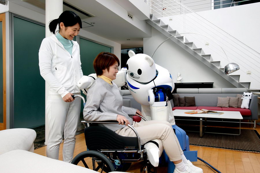 ROBEAR: японский робот-медведь для ухода за пожилыми