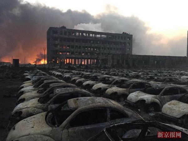 Последствия взрывов в китайском городе Тяньцзине