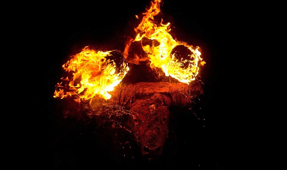 Toро де Джубило – огненный праздник с горящими быками