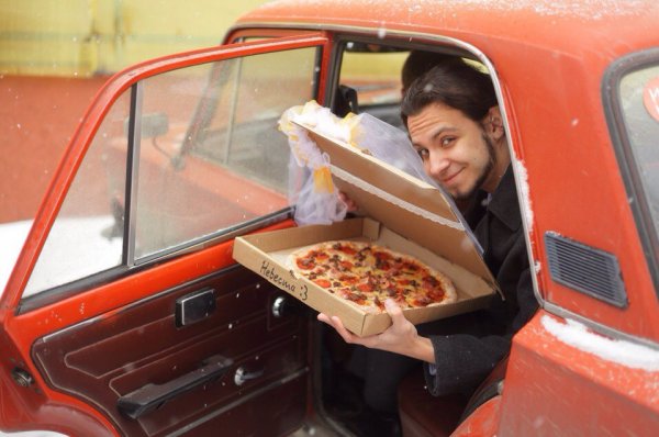 Томич женился на пицце