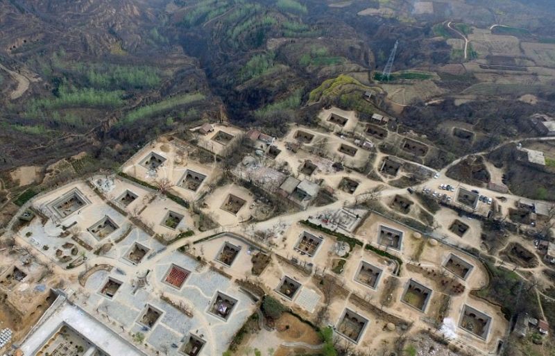 Китайский городок, где жители строят дома в выкопанных ямах