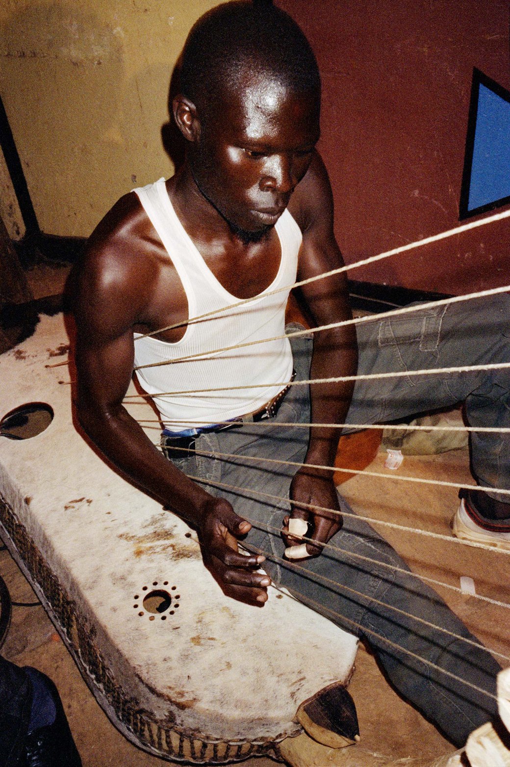 Ночная жизнь в Уганде: золотая молодежь, сутенеры и лучники