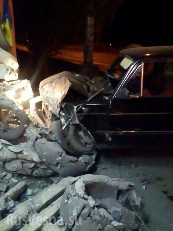 Пьяный водитель «Жигулей» уничтожил стелу «героев небесной сотни» в Ровно