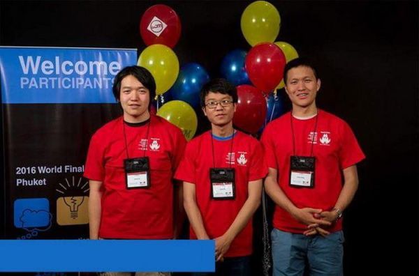 Команды Гарварда и Шанхайского университета на ЧМ по программированию