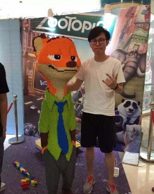 В Китае на выставке Lego Expo ребенок сломал статую за 15 000 долларов