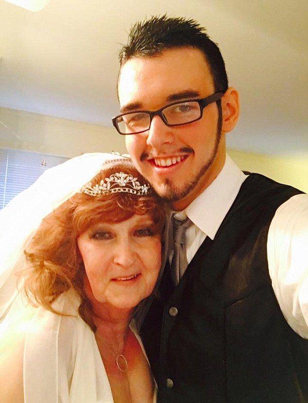71-летняя пенсионерка вышла замуж за 17-летнего подростка, с которым познакомилась на похоронах сына