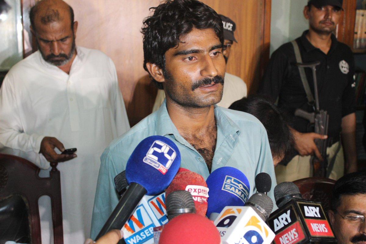 Брат убил популярную пакистанскую сестру-блогершу