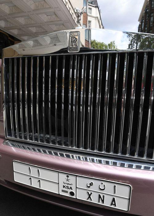 Автомобили ближневосточных гостей Лондона Автомобили ближневосточных гостей Лондона