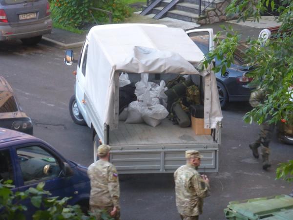 В жилом доме в Петербурге при задержании предполагаемых террористов произошло несколько взрывов