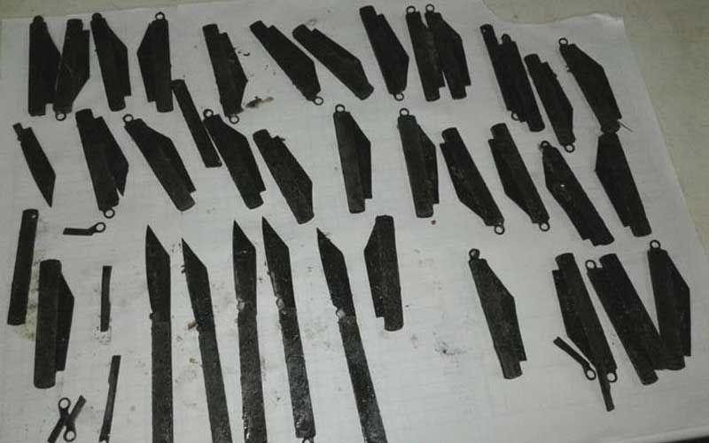 Хирурги извлекли из желудка полицейского 40 ножей