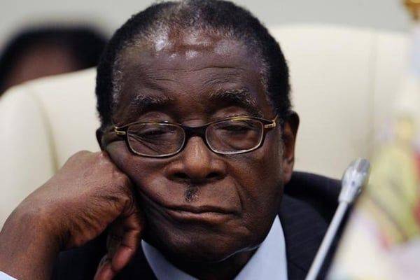 Президент Зимбабве открыл памятник самому себе