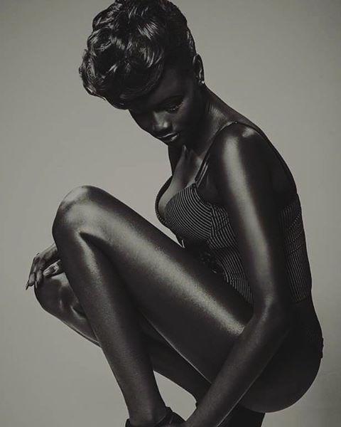 Меланиновая богиня Худия Диоп - самая темнокожая модель в мире