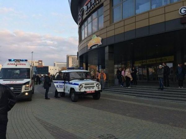 В Минске парень с безопилой и топором устроил резню в торговом центре