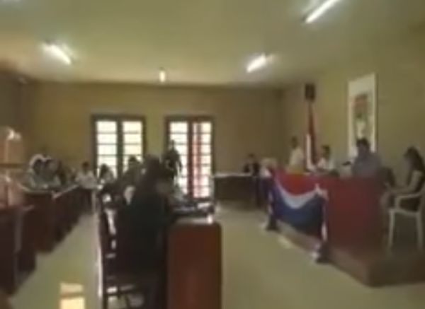 Президент Боливии смотрел порно в суде