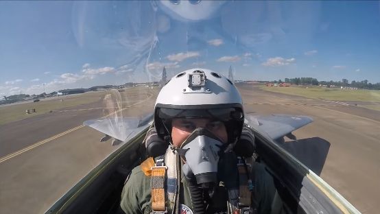Как взлетает Миг-29. Вид из кабины пилота