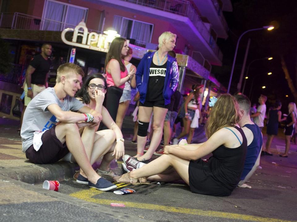 На Ибице не хватает полицейских, что бы утихомирить пьяных британцев