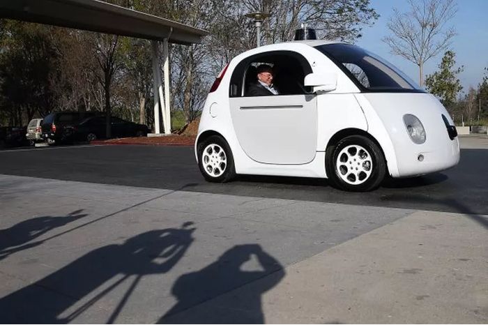 Разработчики беспилотных автомобилей ушли из Google из-за гигантских зарплат