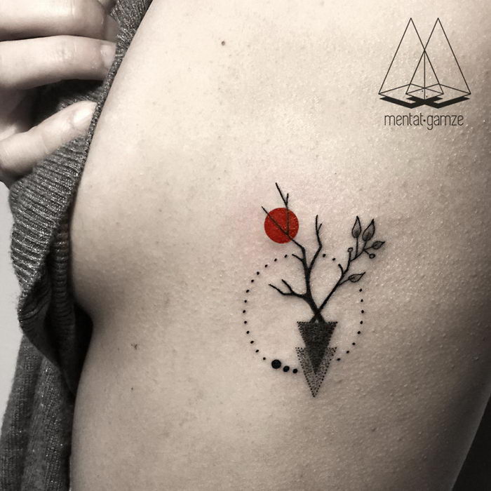 Лаконичные татуировки с красной точкой