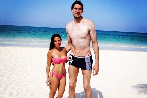 Сербский баскетболист Бобан Марьянович со своего супругой