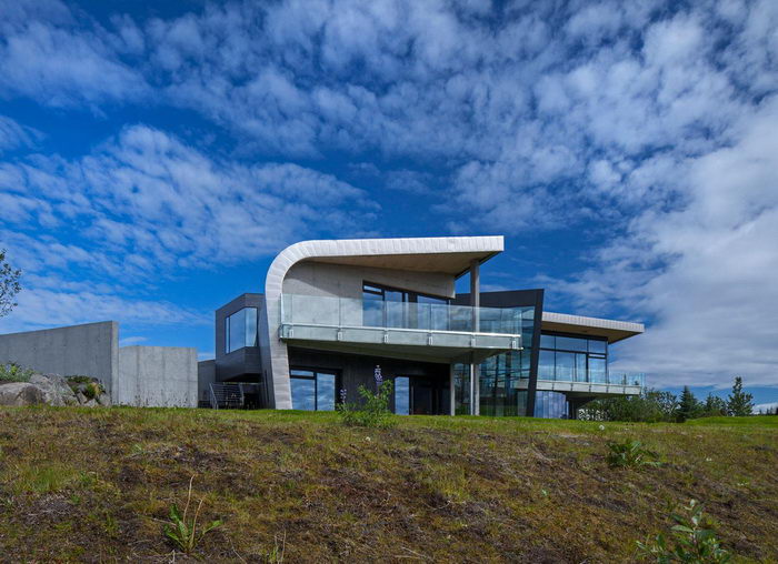 Суровый дом в Исландии
