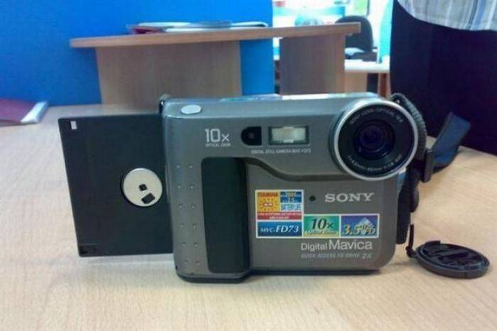 Фотоаппарат, использующий дискеты в качестве памяти