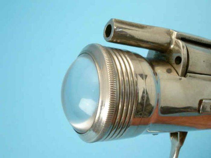 Огнестрельный фонарик 1912 года