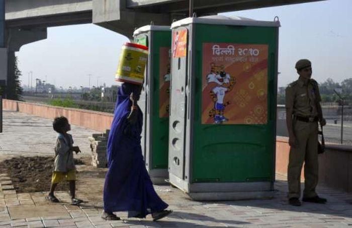 Туалетная бумага из индийского общественного туалета