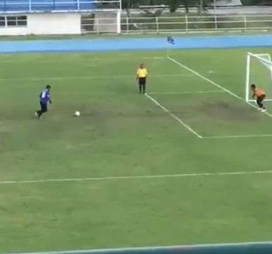 Тайский вратарь убежал праздновать победу и пропустил гол