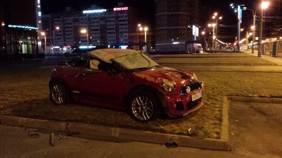 В Санкт-Петербурге сотрудники автомойки угнали и разбили автомобили клиентов