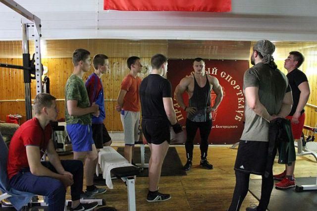 Священник Максим Пастухов стал призером турнира по бодибилдингу в Старом Осколе