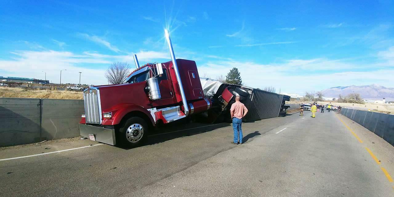 В Орегоне грузовик, перевозивший живой груз, попал в аварию