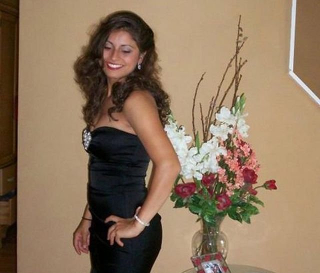 28-летняя учительница Алисия Редди из Балтимора обвиняется в совращении 16-летнего школьника 28-летняя учительница Алисия Редди из Балтимора обвиняется в совращении 16-летнего школьника