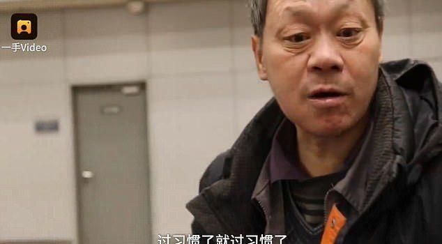 Китаец живет в аэропорту уже 10 лет