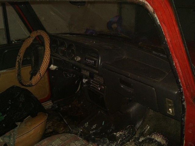 «Москвич-2140», простоявший 25 лет в сыром гараже «Москвич-2140», простоявший 25 лет в сыром гараже