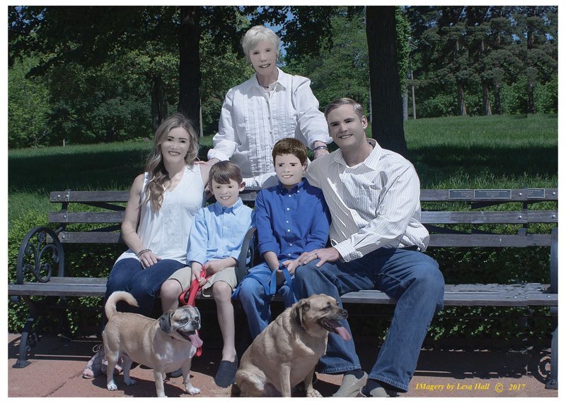 Американка заплатила $250 за самую страшную семейную фотосессию в её жизни