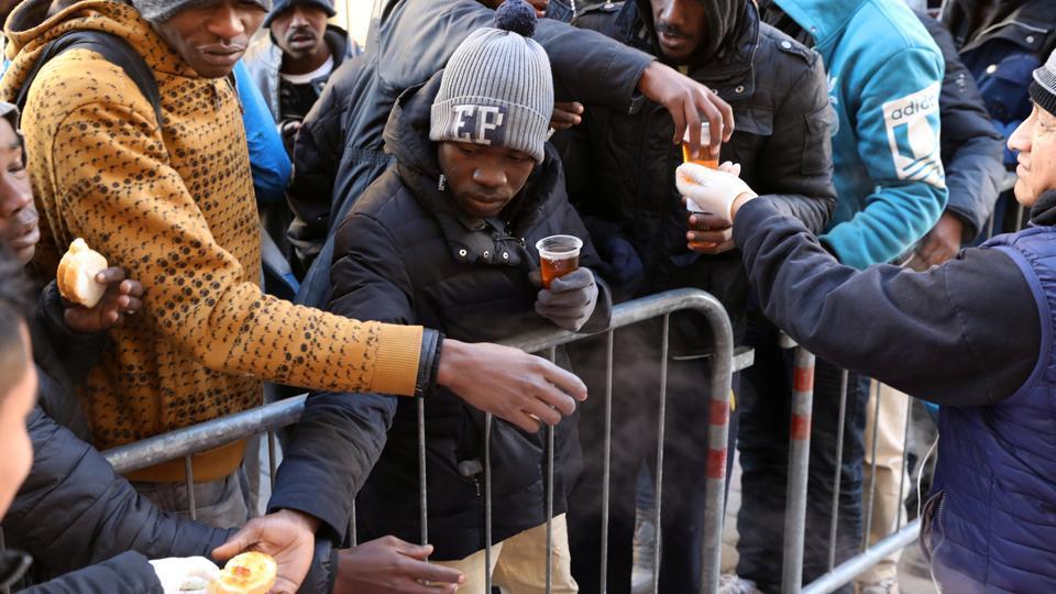 В попытках попасть во Францию мигранты пересекают Альпы, рискуя жизнями