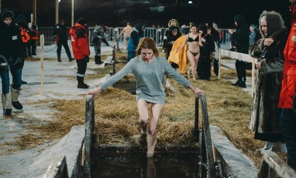 Самые сногсшибательные девушки крещенских купаний 2018