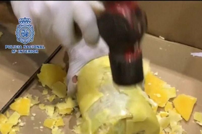 Наркоторговцы замаскировали 750 кг кокаина под ананасы