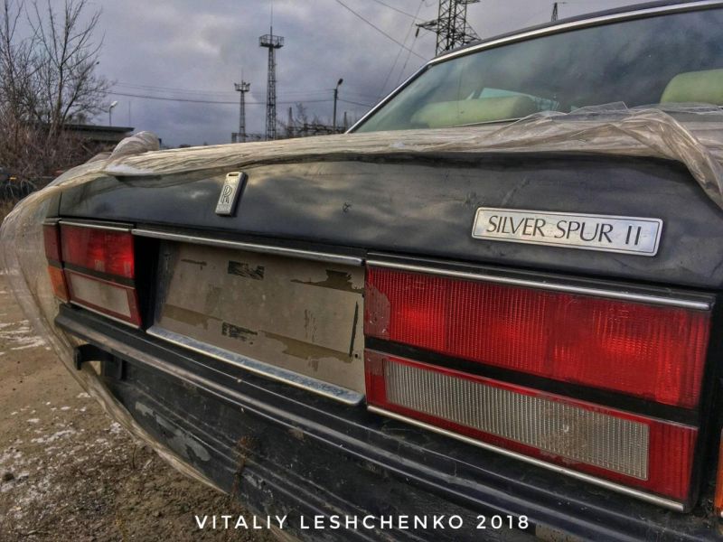 Rolls-Royce убитого вора в законе 15 лет гниет на окраине Харькова Rolls-Royce убитого вора в законе 15 лет гниет на окраине Харькова