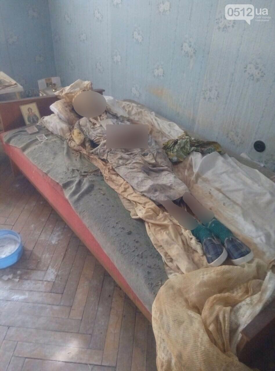 Украинка 30 лет прожила с мумией матери в квартире
