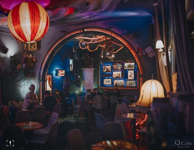 Поразительный румынский бар