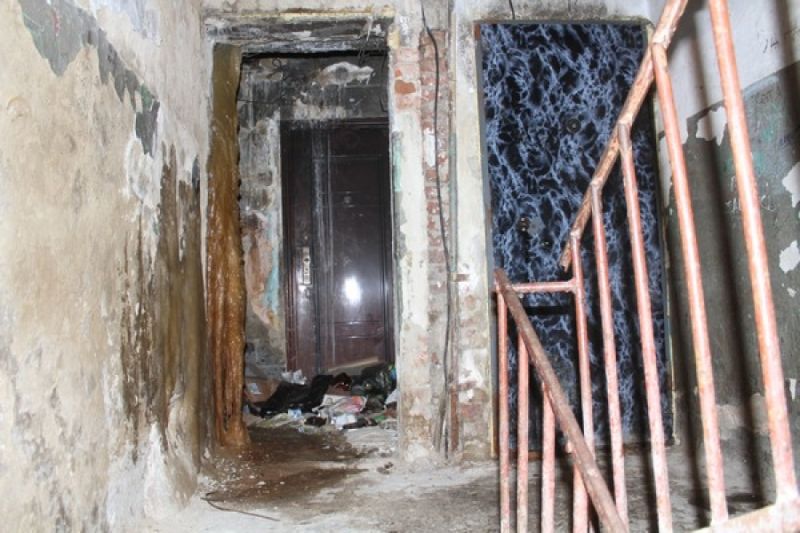 В общежитие города Серов вновь вырос «фекальный сталагмит»