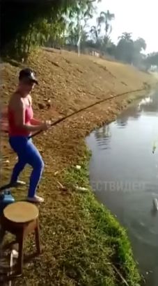 Когда взял жену на рыбалку!