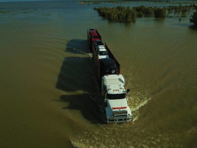 Затопленная автодорога в Западной Австралии
