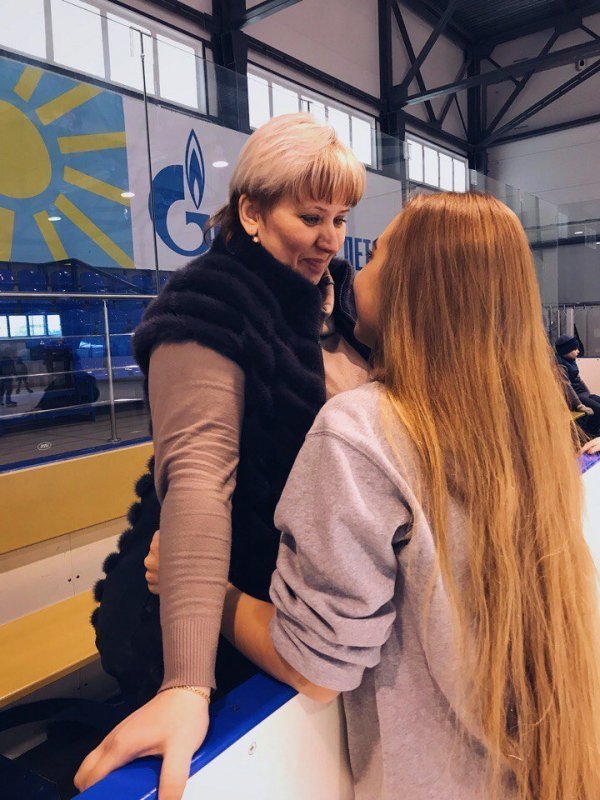 Завуча и десятиклассницу российской школы заподозрили в лесбийской любви