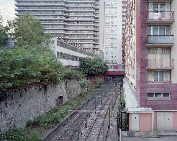 Заброшенная железная дорога Парижа на снимках Пьера Фолька